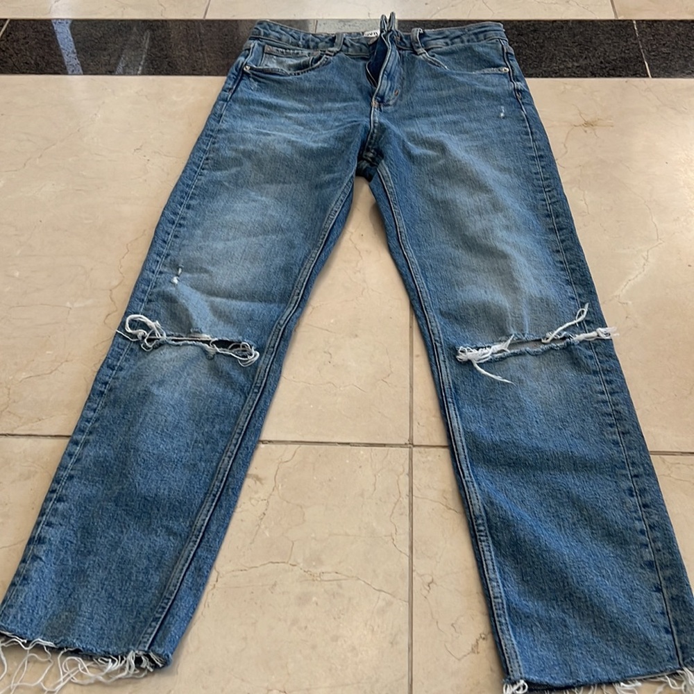 Zara distressed raw edge straight jeans sz 4